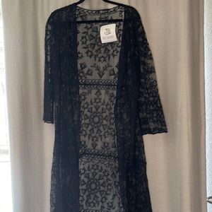 NWT MISS CHIEVOUS LONG LACE DETAIL KIMONO
